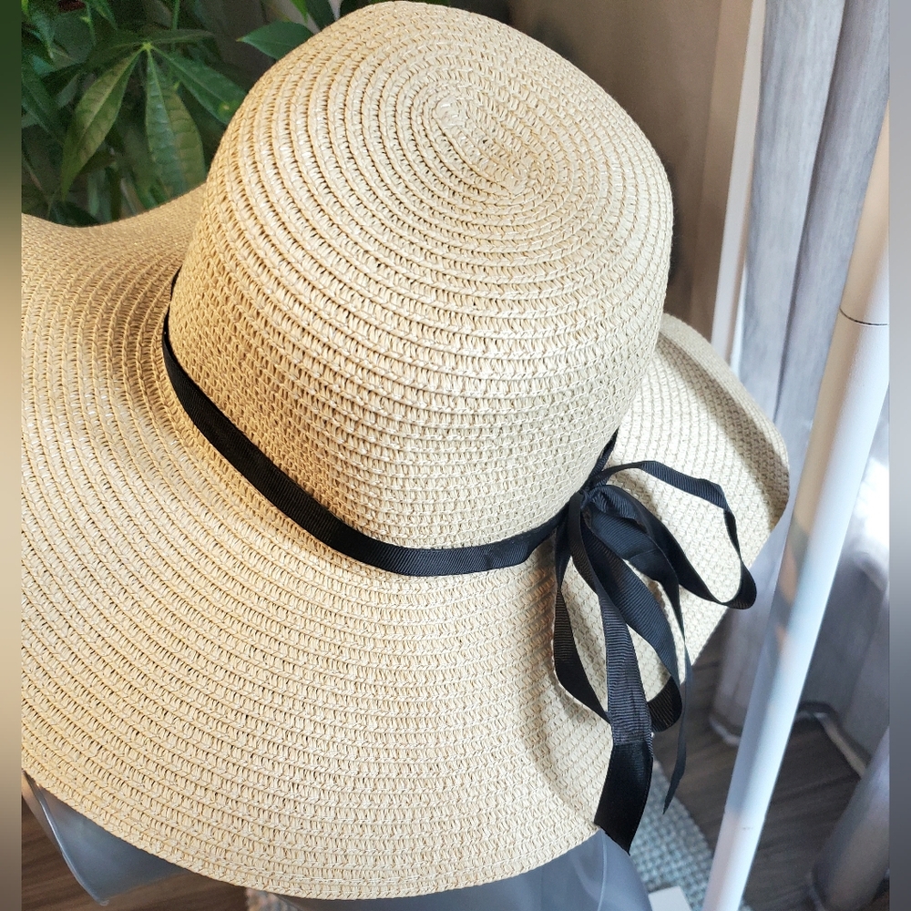 Wide Brim Floppy Straw Hat with Classic Belt - Picture 8 of 10